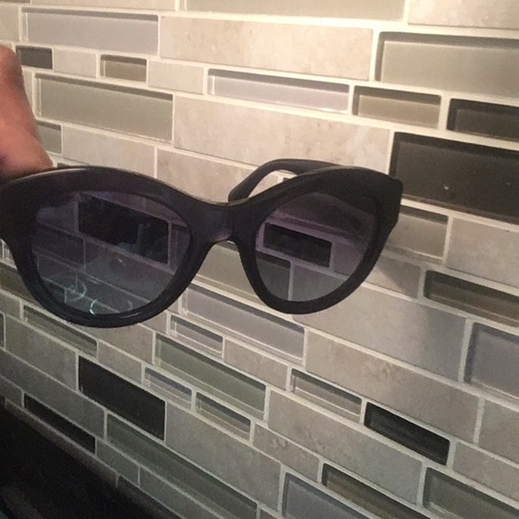 Chanel sun glasses with  certificate for rx lens - Picture 6 of 8